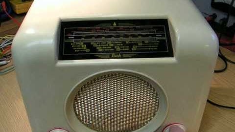 DABHANDRADIO...  Vintage White (Ivory) Bush DAC90A