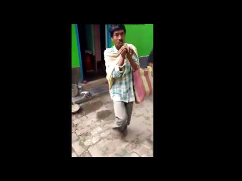 very-funny-indian-guy-singing-dumisemana-in-the-street