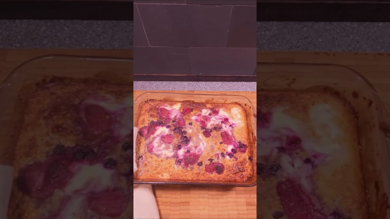 Berry Medley Baked Oats | Forking Easy Breakfast with narration | 