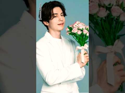 какой букетик выбереш? #handsome #koreanactor #dorama #dorama_mama #koreanhandsome #с8марта