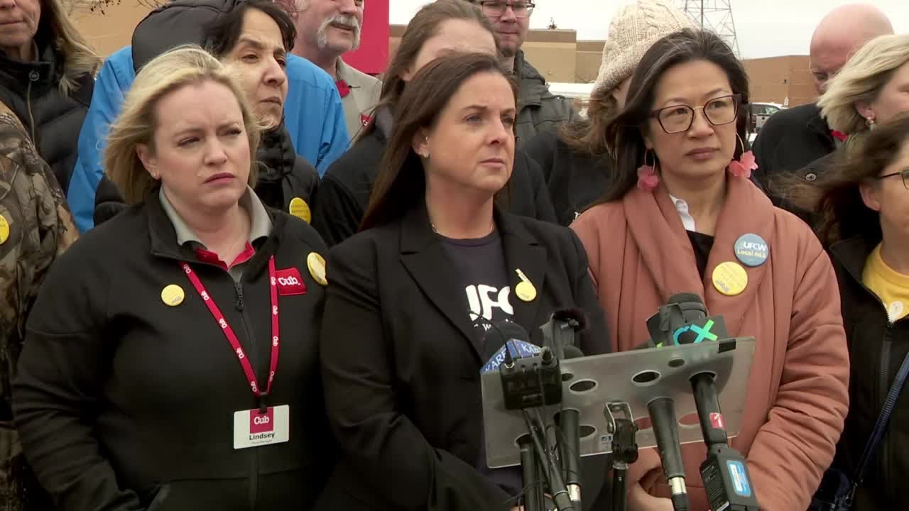 Cub Foods workers hold press conference on strike [RAW] YouTube