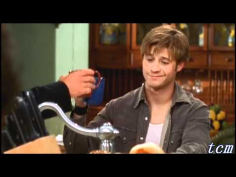Ryan Atwood: How to Convey Everything with a Look [Fun video featuring Sandy, Seth, and more]