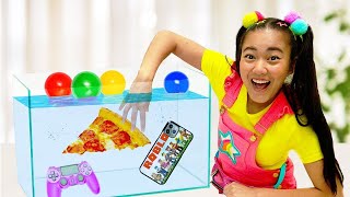 Ellie's Sink or Float DIY Science Experiment at Home | Ellie Sparkles | WildBrain Learn at Home