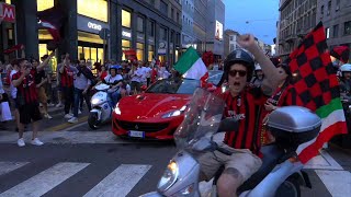 Milan campione d'Italia, caroselli auto e moto in San Babila, c'è anche una Ferrari