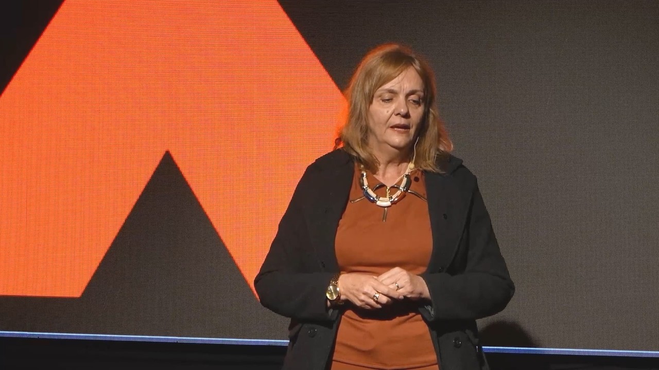 O porão | Sônia Bossolani | TEDxAraraquara
