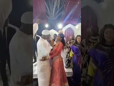 JUX ALIA MACHOZI KAMA MTOTO MDOGO KWENYE NDOA YAKE MKEWE NAE ASHINDWA KUVUMILIA ALIA SANA