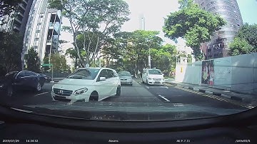 SME8877D, abrupt lane change without signal, overtaking across double white lines