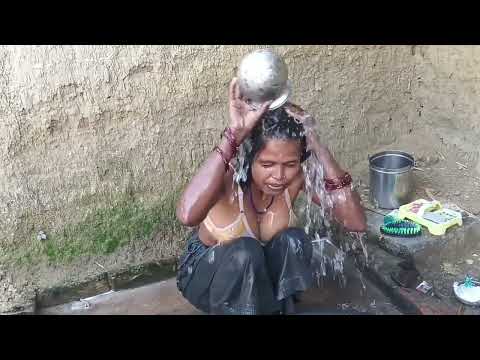 aunty village hot 🔥 first vlog 🌹🌹aunty bathing vlogs/my first vlog viral