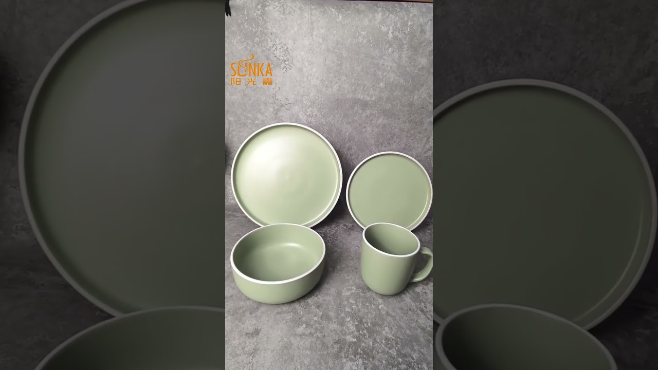 Ceramic matt green color dinnerware sets in 16pcs for 4 people. 