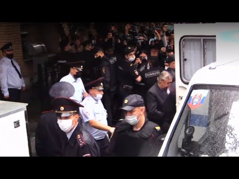 Ефремова увозят из суда - Ефремова увозят из суда