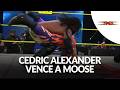 Cedric Alexander le ECHA UNA MANO a The System para vencer a Moose al DESTRUIR la espalda de Slater