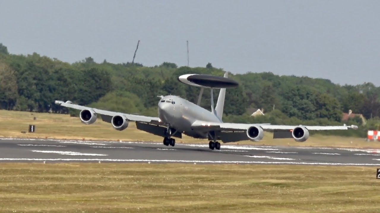 Boeing E 3d Sentry Aew1 707 300 Royal Air Force Arrival At Raf Fairford Riat 18 Airshow Youtube