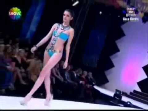 Ivana Sert Bikini Defilesi   BugÃ¼n Ne Giysem   YouTube