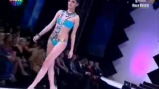 Ivana Sert Bikini Defilesi Bugã¼N Ne Giysem Youtube