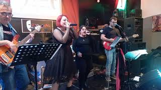 Download Lagu Duetto Con La Cover Band: Laura Canta Laura MP3