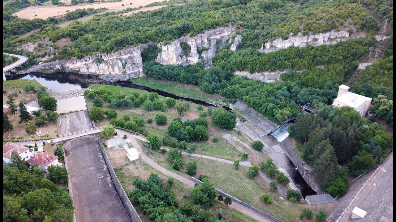 Каменни структури в ждрело и яз.