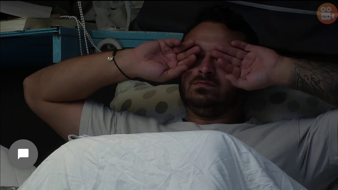 Merel speelt de schone meid. Jessie niet tevreden. Utopia