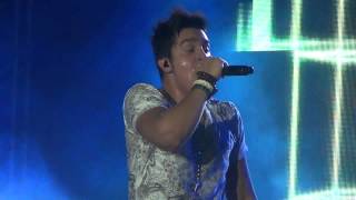 Luan Santana performs at Fortaleza's New Year's Eve celebration