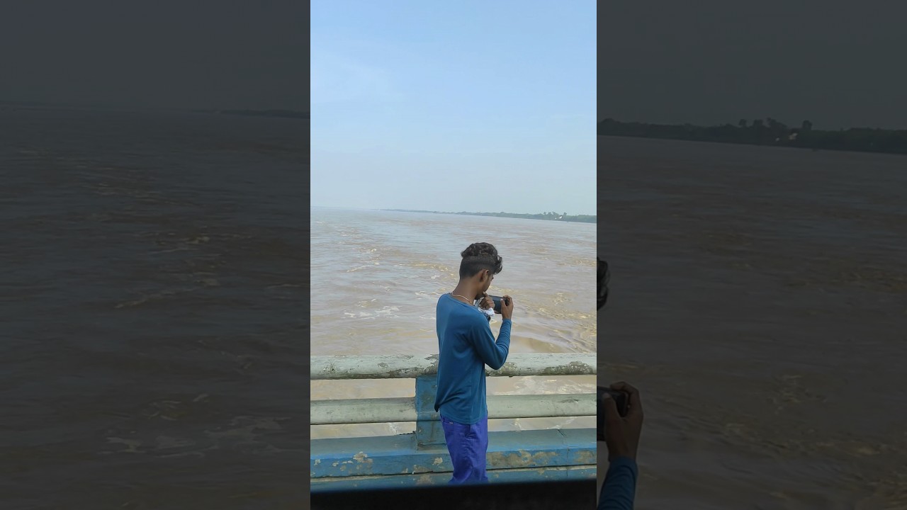 🧿🌸 বন্যার সময় নদীর অবস্থা 🚉🚉💥😱#trending #love #shortsviral #viral #song #shortvideos