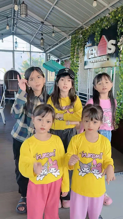 Halloo.. Sudah sampai mana ni vidio Azza dan teman2?