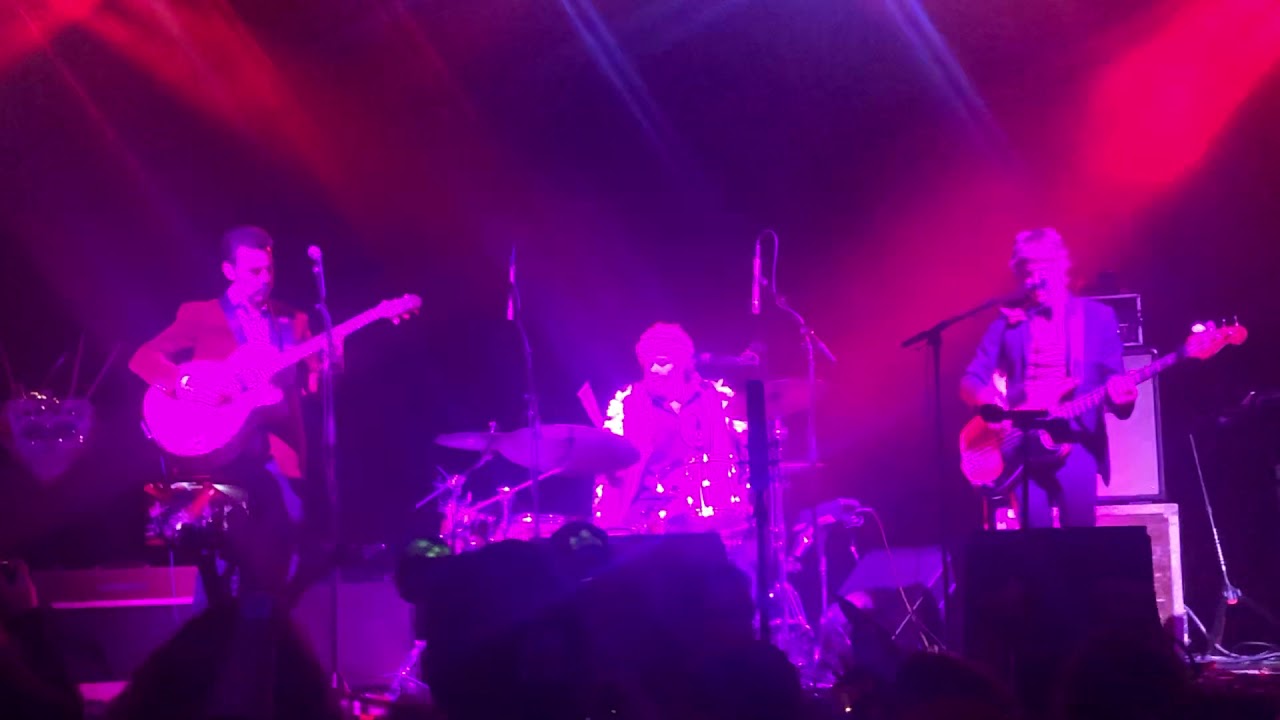 ALO “Ride Captain Ride” 3.7.01 YouTube