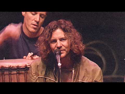 Pearl Jam Performs Daughter Live (1994)