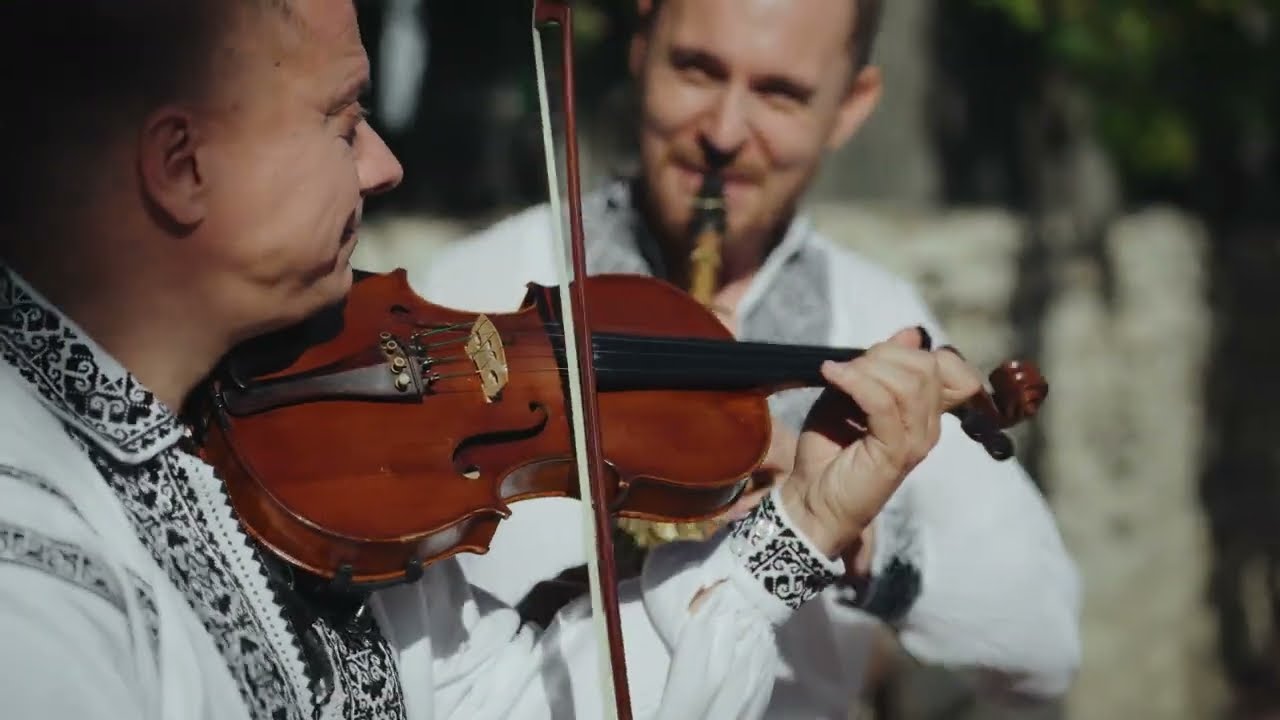 TINEREȚE ESTI FRUMOASĂ - Catirau Virgiliu