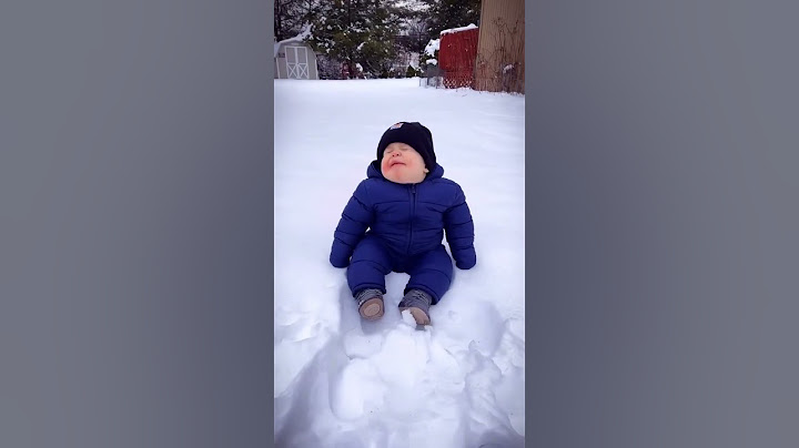 Смешной малыш 😂😂😂😂😂😂😂😂