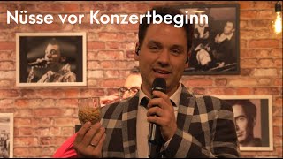 Nüsse vor Konzertbeginn | MAYBEBOP Moderation Jazz-Streamingkonzert