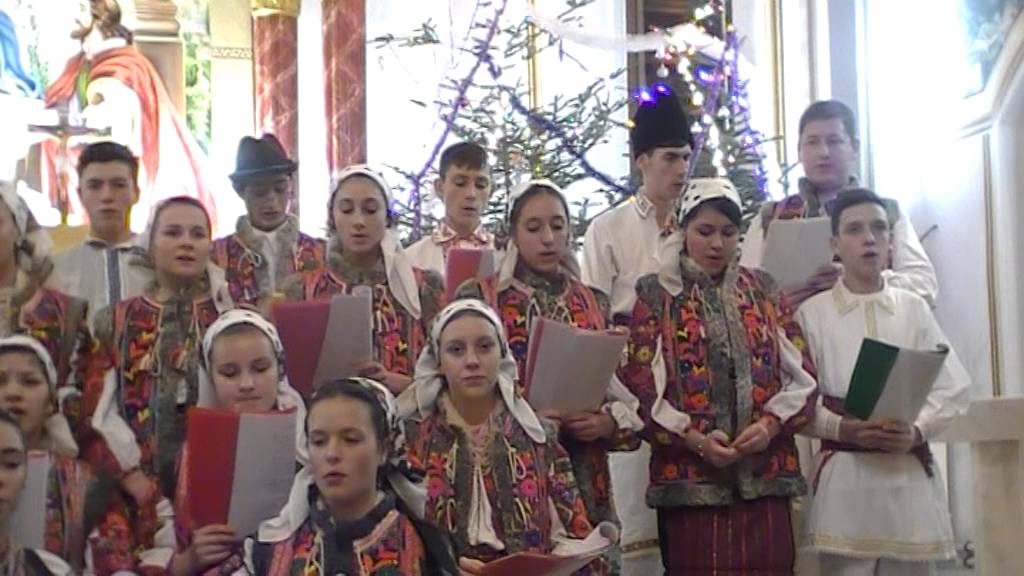 Concertul de colinde al Actiunii Catolice din Parohia Pustiana: Partea I