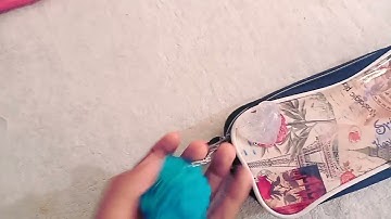 diy:pom pom keychain in Tulle