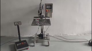 Semi-automatic bag-in-box filling machine for mineral water, carbonated drinks, beer, wine 半自動盒中袋填充機