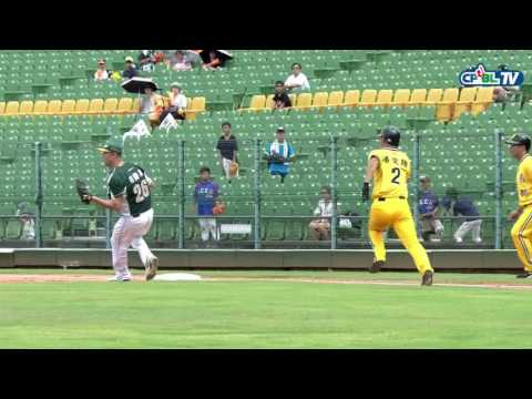 08/14 (補賽) 統一 vs 兄弟 二局下，潘萣翔敲出內野安打形成滿壘，但最後留下殘壘