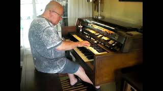 Mike Reed plays "The House of the Rising Sun" on his Hammond Organ chords
