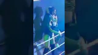 Расстегнулась #трусики #показала Расстегнулась #трусики #показала