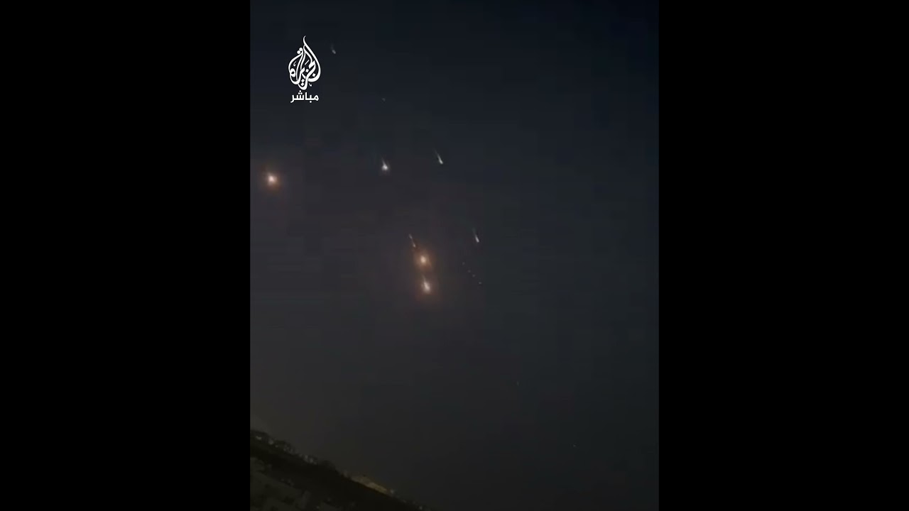 لحظة وصول الصواريخ الإيرانية إلى سماء عمّان عقب إطلاقها باتجاه إسرائيل