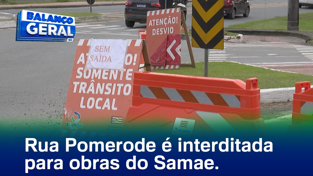 Rua Pomerode tem o trânsito interditado por obras do Samae