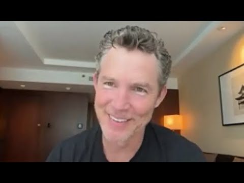 'The Pitt' star Shawn Hatosy loves 'ER cowboy' Dr. Abbot as much as you do