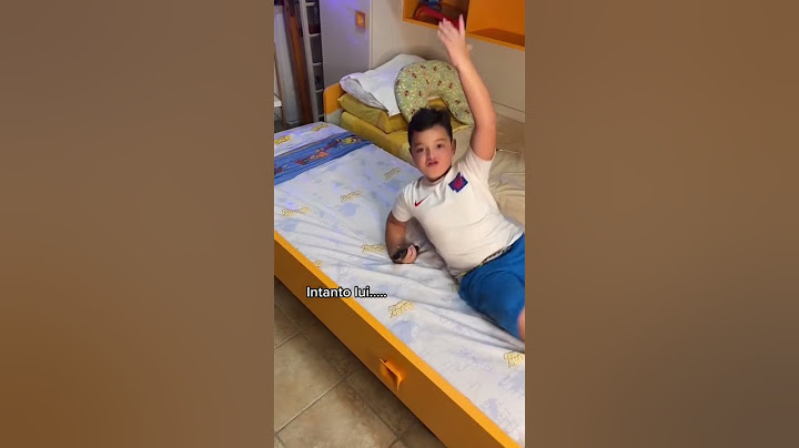 La dura vita dei genitori 😂😂😂 #funnyvideos #mammaefiglio #videodivertentissimi