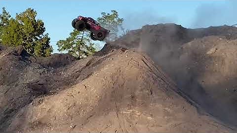 Upgraded ARRMA OUTCAST 8S w/ Hot Racing emulsion shocks M2C shock pistons & shafts •Dialed in!!•