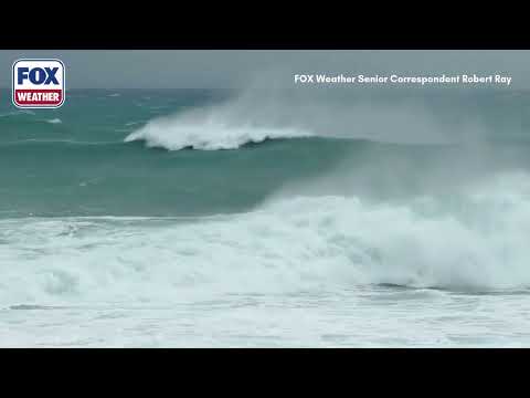 Crazy Waves And Strong Winds Pound Hawaii Due To Hurricane Nolo