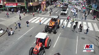 Decenas de tractores y chapulines invadieron Avenida Segunda en protesta de agricultores