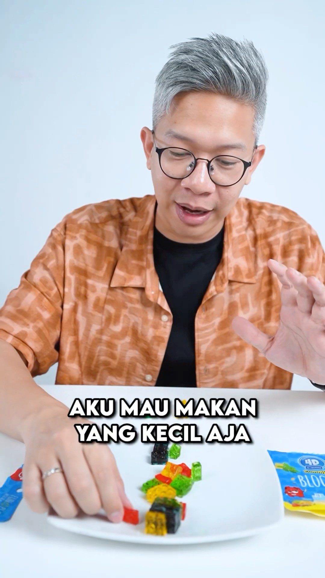 MAKAN PERMEN BENTUK LEGO??!!