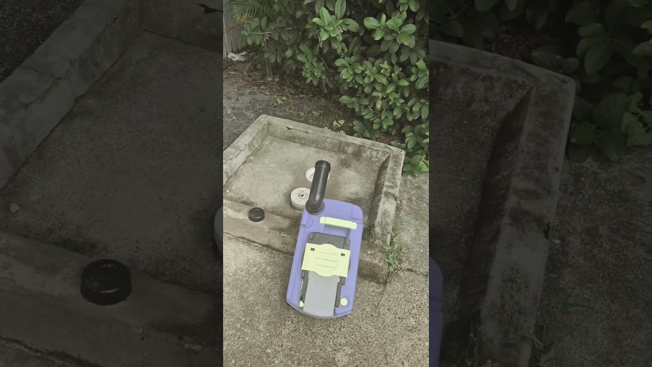 vanlife  emptying  cassette toilet 