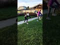 GINNASTICA ARTISTICA con NOEMI e MARTINA, MENTRE MATTIA PROVA ad IMITARLE!