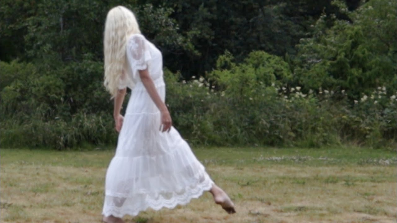 Dancing with Swallows | Nordic Woman