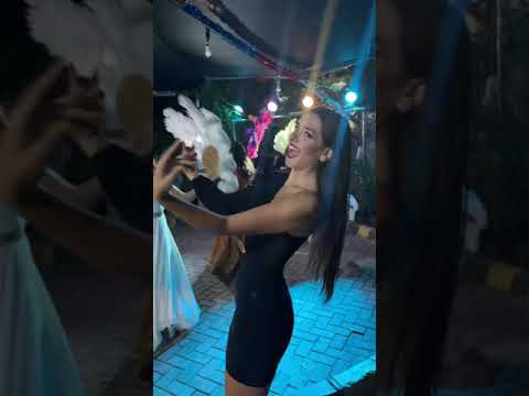 وأنا هاجي مع السوهاجي والقناوي والسيناوي والمحلاوي اللي ميه ميه والنوي الجمال حسين الجسمي
