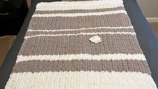 CHUNKY HAND KNIT BLANKET COLOR CHANGING