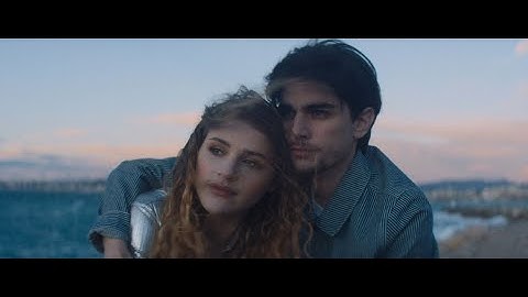 Lou | "Ne me suis pas" - Clip officiel