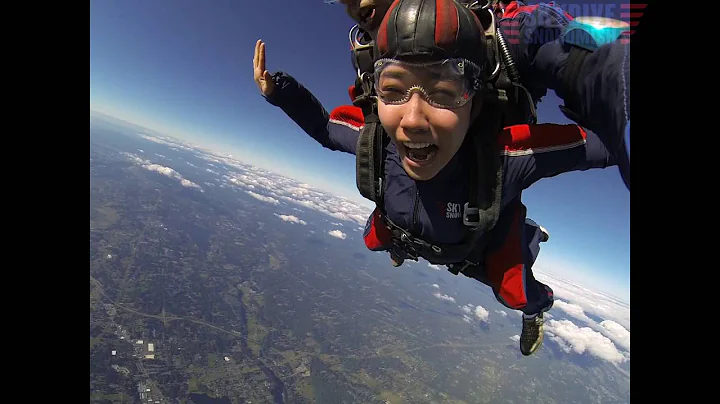 Liyuan Zhao's Tandem skydive!